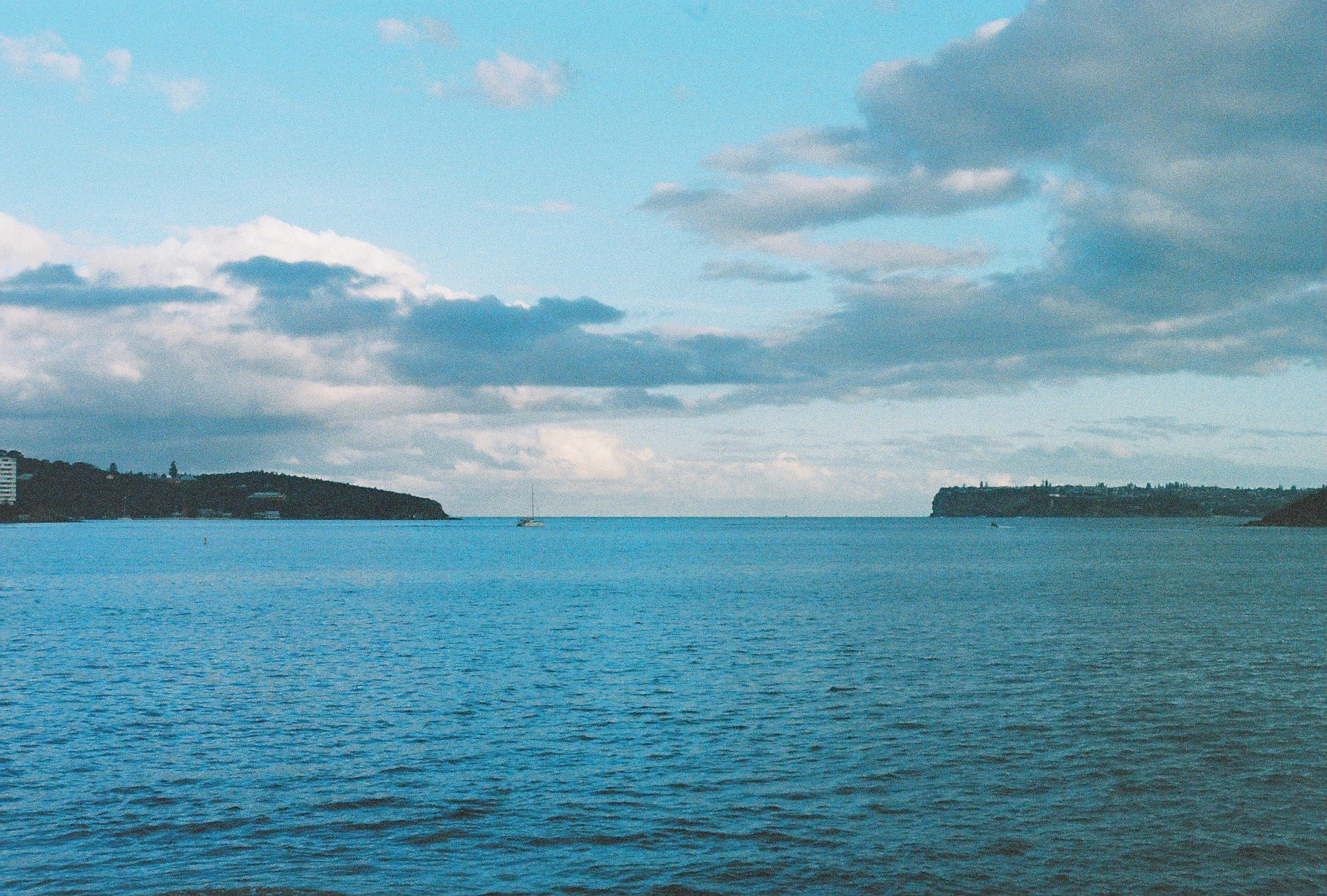 The gap between north and south Sydney, connecting the harbour to the pacific ocean.